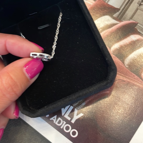 Diamond Heart Pendant - Picture 5 of 7